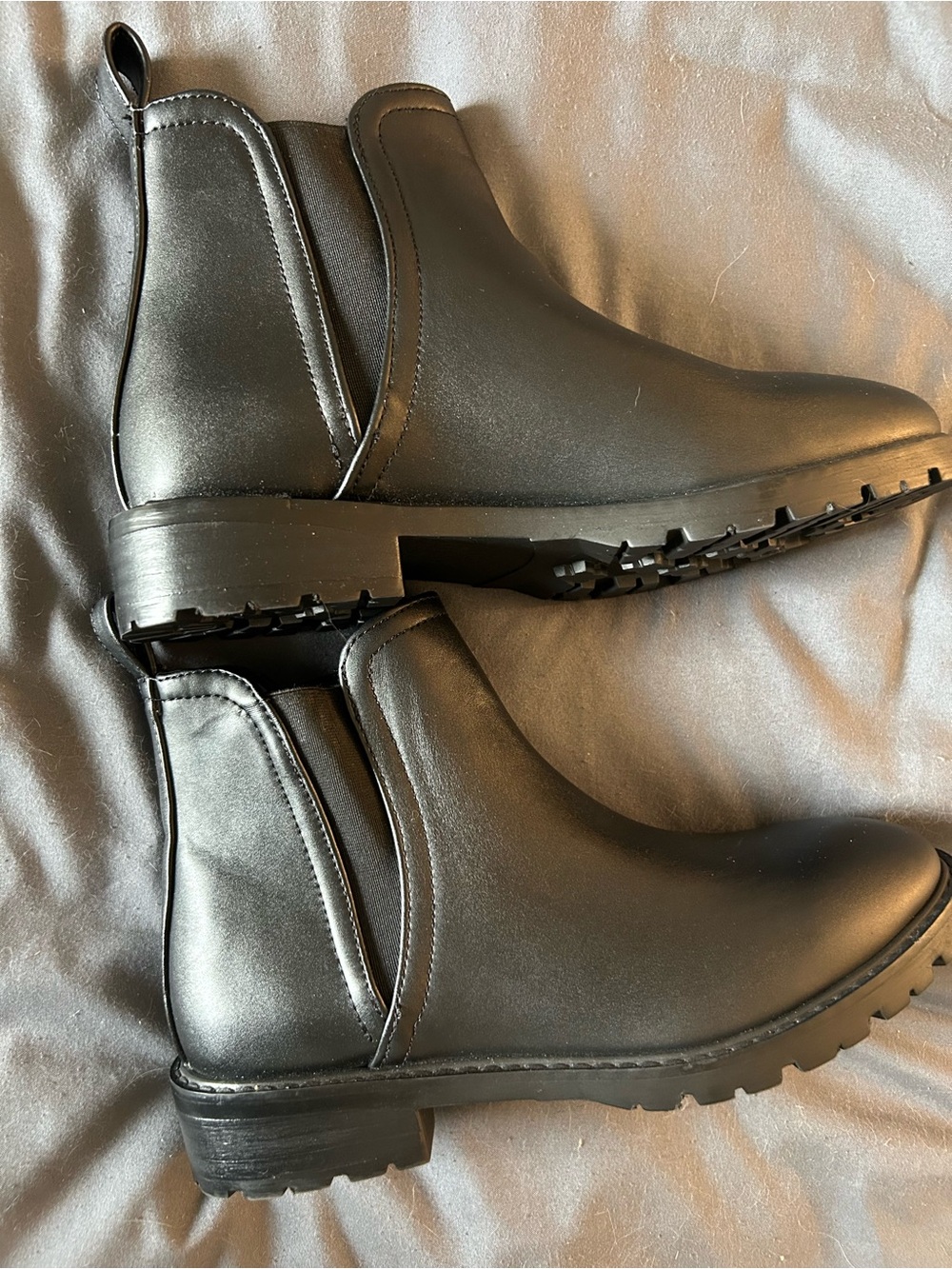 Steve Madden Chelsea boots